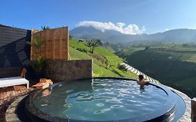 Villa The Noman Tawangmangu By Suasana Villa